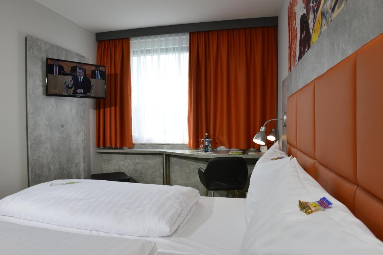Sleepysleepy Hotel Giessen Linden  Екстериор снимка