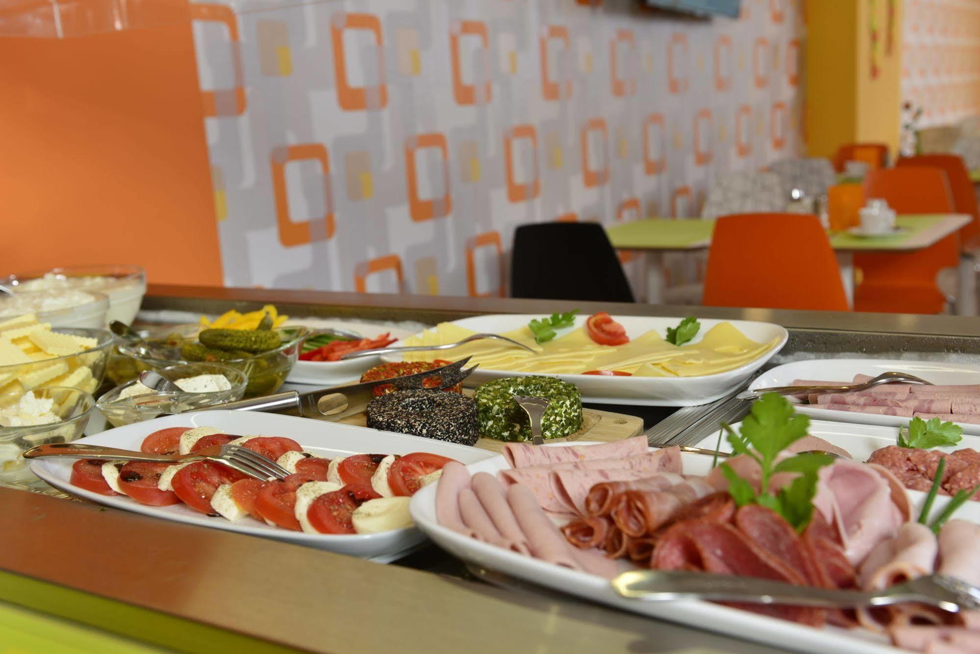 Sleepysleepy Hotel Giessen Linden  Екстериор снимка