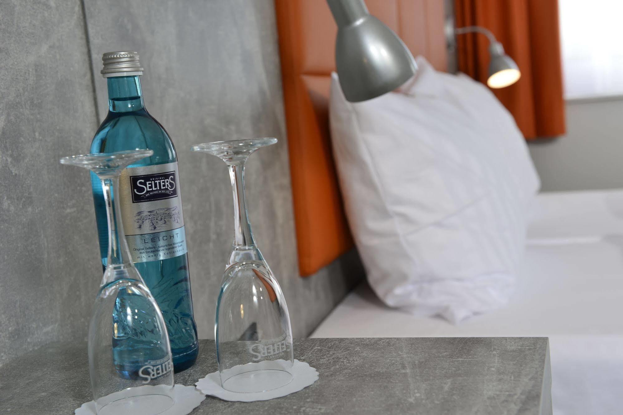 Sleepysleepy Hotel Giessen Linden  Екстериор снимка
