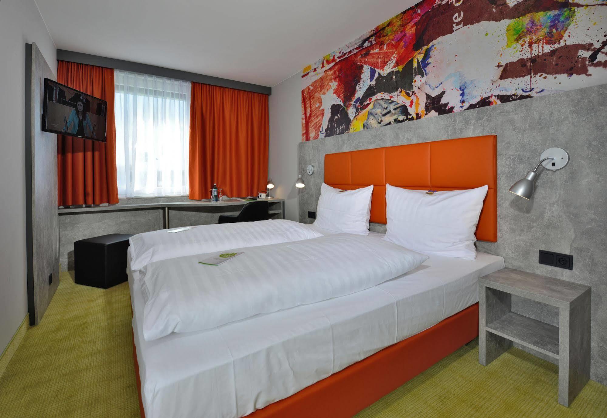 Sleepysleepy Hotel Giessen Linden  Екстериор снимка